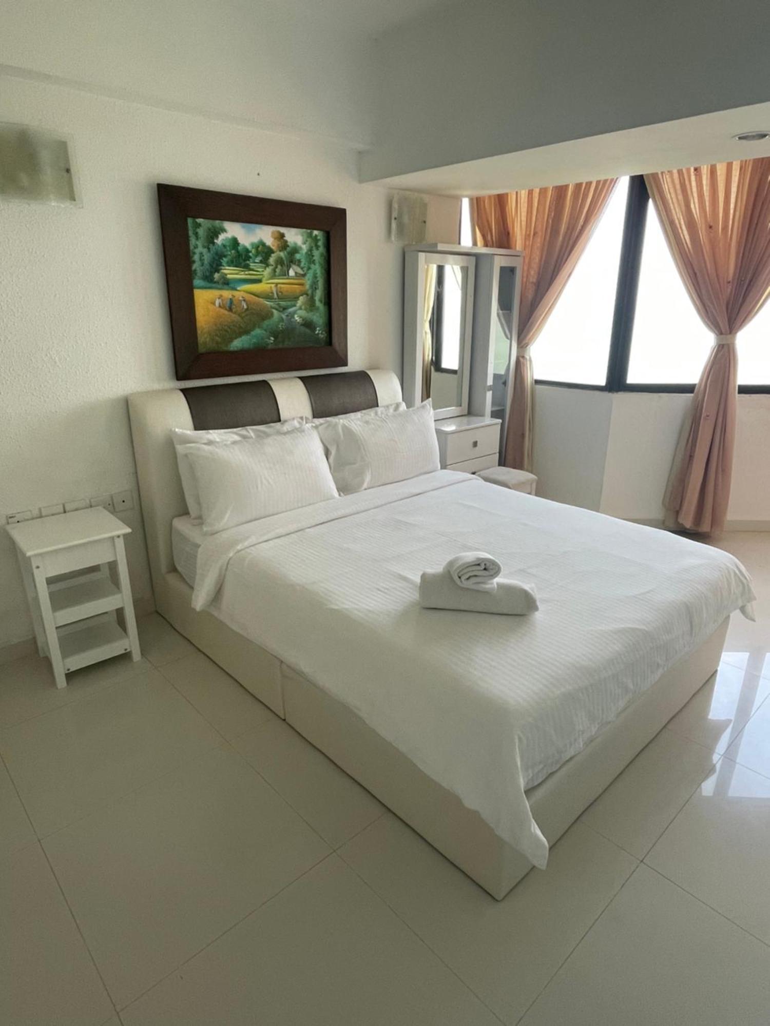 Апартаменти The Ferringhi Sea View At Sri Sayang Бату-Феррінгі Екстер'єр фото